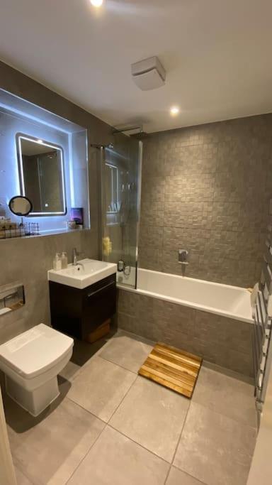 London Luxe: Stylish Studio Eksteriør bilde